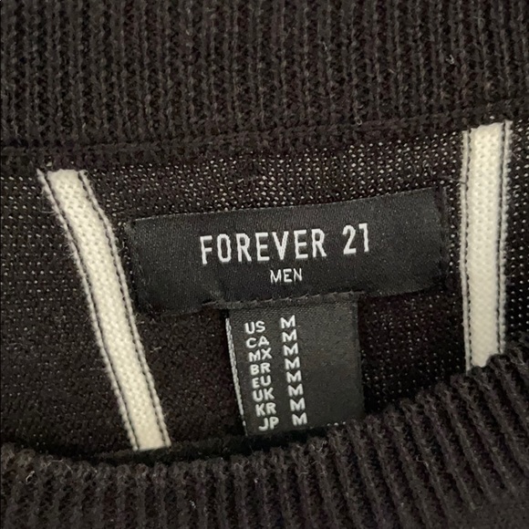 Men’s Black with white stripe Med Cardigan. - Picture 2 of 9